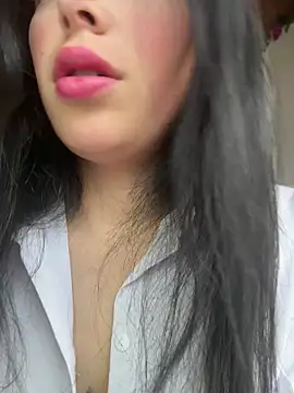Mia salinass online show from June 2026 07:16:01 PM