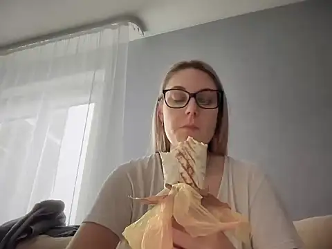 Snapshot of NikexPretty chatting on November 2025 08:47:01 AM NikexPretty online show from November 2025 08:47:01 AM