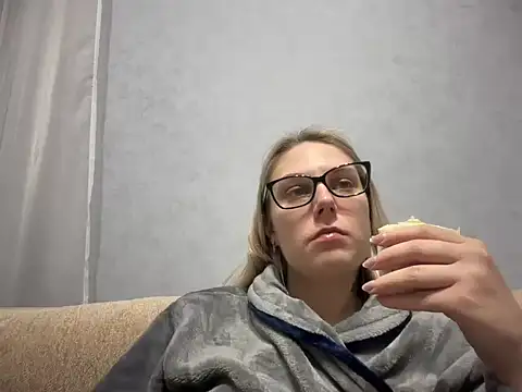 Snapshot of NikexPretty chatting on November 2025 03:35:01 PM NikexPretty online show from November 2025 03:35:01 PM