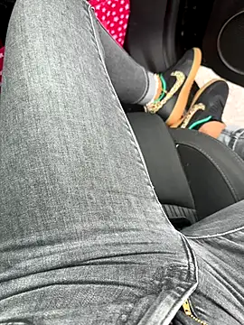 BabyLeopard online show from October 2025 10:37:02 AM