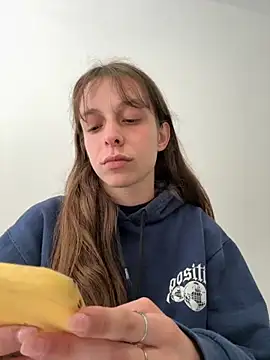 Snapshot of LittleJulietta chatting on September 2025 01:44:02 PM LittleJulietta online show from September 2025 01:44:02 PM