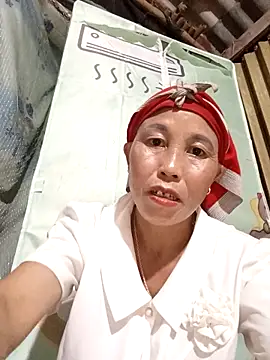 Snapshot of me-cute chatting on October 2025 12:26:01 PM me-cute online show from October 2025 12:26:01 PM