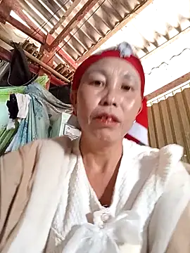 Snapshot of me-cute chatting on October 2025 01:17:01 AM me-cute online show from October 2025 01:17:01 AM