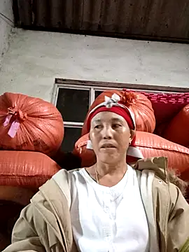 Snapshot of me-cute chatting on October 2025 11:28:01 AM me-cute online show from October 2025 11:28:01 AM