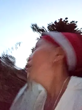 Snapshot of me-cute chatting on October 2025 10:52:02 AM me-cute online show from October 2025 10:52:02 AM