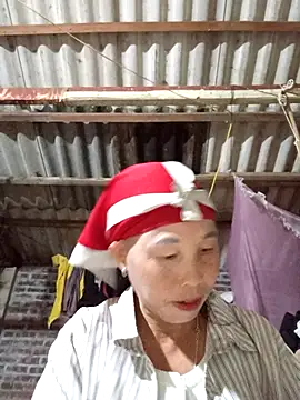 Snapshot of me-cute chatting on November 2025 11:32:02 AM me-cute online show from November 2025 11:32:02 AM