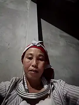 Snapshot of me-cute chatting on November 2025 06:17:01 PM me-cute online show from November 2025 06:17:01 PM