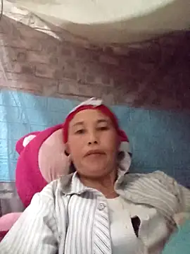 Snapshot of me-cute chatting on November 2025 10:37:01 PM me-cute online show from November 2025 10:37:01 PM