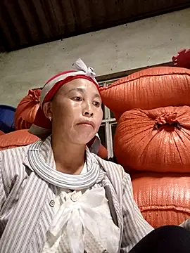 Snapshot of me-cute chatting on November 2025 11:38:02 AM me-cute online show from November 2025 11:38:02 AM