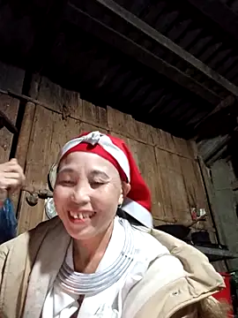 Snapshot of me-cute chatting on November 2025 01:10:02 PM me-cute online show from November 2025 01:10:02 PM