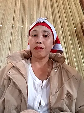 Snapshot of me-cute chatting on December 2025 01:33:02 AM me-cute online show from December 2025 01:33:02 AM