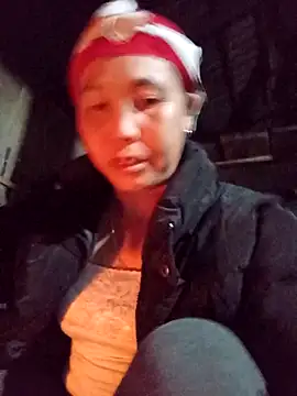 Snapshot of me-cute chatting on December 2025 12:01:02 PM me-cute online show from December 2025 12:01:02 PM