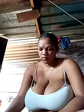 Snapshot of HappygalTheQueen chatting on October 2025 07:19:01 AM HappygalTheQueen online show from October 2025 07:19:01 AM