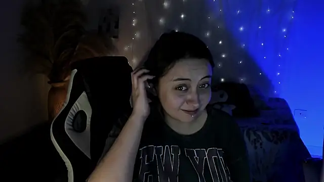 SarahCastro1  online show from May 2026 01:45:01 AM
