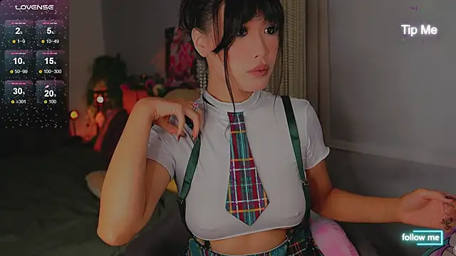 Kami Lee XO online show from October 2025 06:06:01 PM