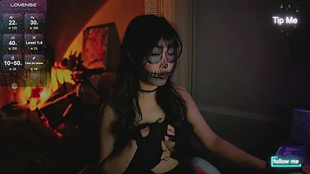 Kami Lee XO online show from October 2025 07:37:01 PM