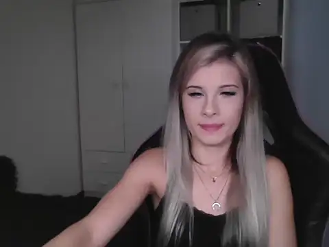 KristineGlow online show from October 2025 06:14:01 AM