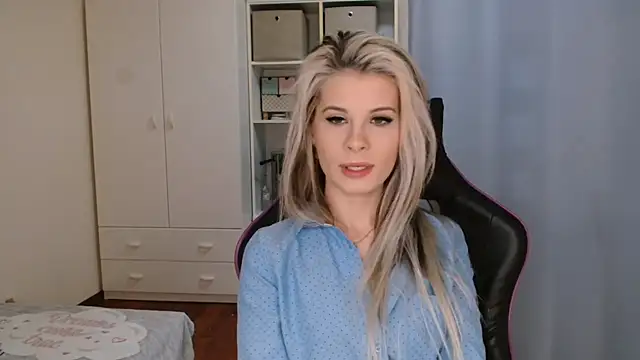 KristineGlow online show from May 2026 06:29:01 AM