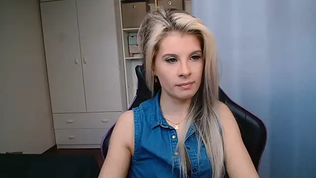 KristineGlow online show from May 2026 06:19:02 AM