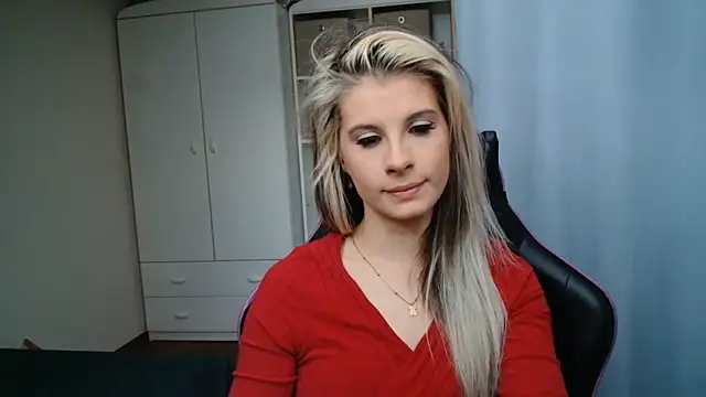 KristineGlow online show from May 2026 06:41:02 AM