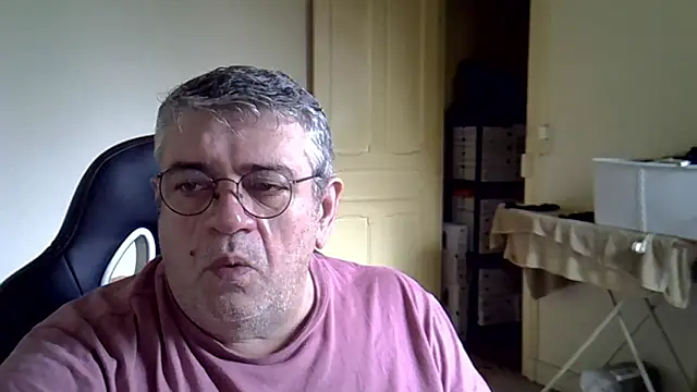 Snapshot of _hippo_ chatting on February 2026 09:19:01 AM hippo online show from February 2026 09:19:01 AM