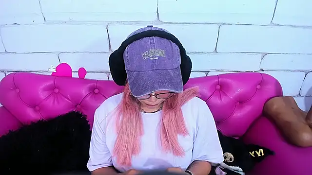 SafiroAgataaa online show from September 2025 12:15:01 AM