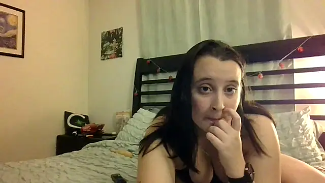 Snapshot of Shadow_Slut chatting on September 2025 03:33:02 AM Shadow Slut online show from September 2025 03:33:02 AM