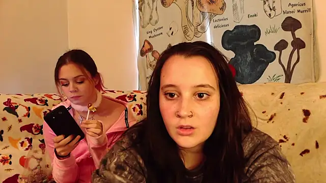 Snapshot of Shadow_Slut chatting on October 2025 10:30:01 PM Shadow Slut online show from October 2025 10:30:01 PM