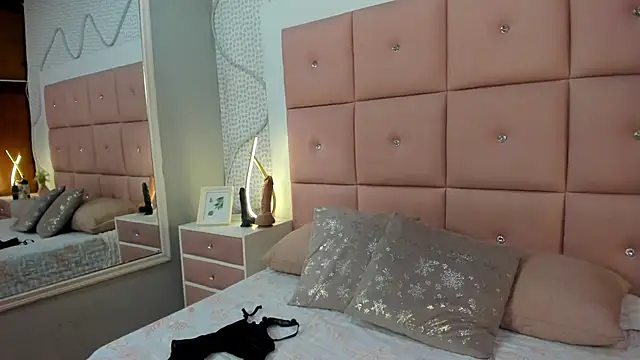 DaisySnugs1 online show from January 2026 11:45:02 AM