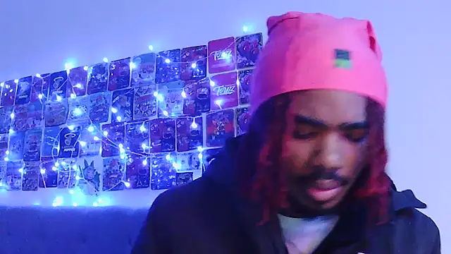 Snapshot of risktakinndolo chatting on November 2025 05:07:01 PM risktakinndolo online show from November 2025 05:07:01 PM