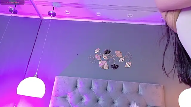 kendalFox  online show from February 2026 04:30:01 AM