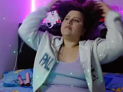 Snapshot of EmmaTower chatting on October 2025 07:23:01 PM EmmaTower online show from October 2025 07:23:01 PM