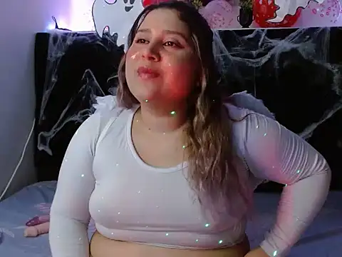 Snapshot of EmmaTower chatting on October 2025 08:54:02 PM EmmaTower online show from October 2025 08:54:02 PM