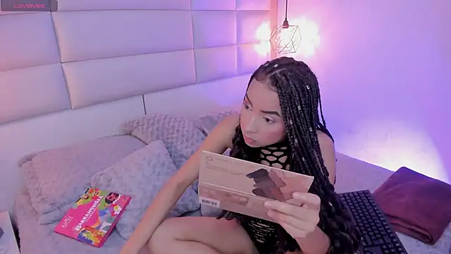 Snapshot of Lucia_jane chatting on February 2026 08:58:01 PM Lucia jane online show from February 2026 08:58:01 PM