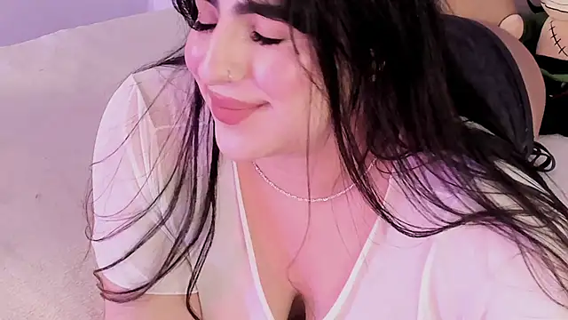 Camila Matinez  online show from December 2025 01:10:01 AM