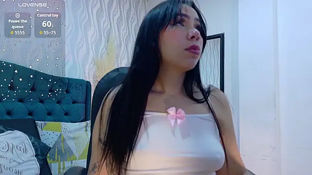 Snapshot of Gina_Lux05 chatting on September 2025 09:25:02 PM Gina Lux05 online show from September 2025 09:25:02 PM
