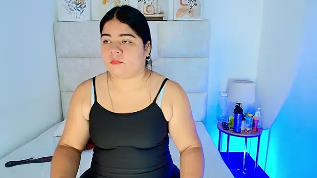 elizawiliamst online show from June 2026 12:08:01 PM