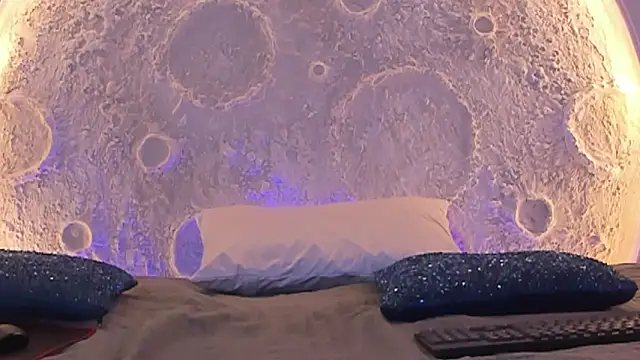  Noah19 online show from October 2025 07:22:01 PM