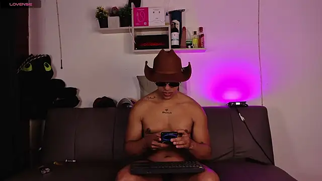 aaron miller97 online show from February 2026 02:18:01 AM