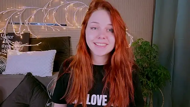 PollyVinice online show from February 2026 02:00:02 PM