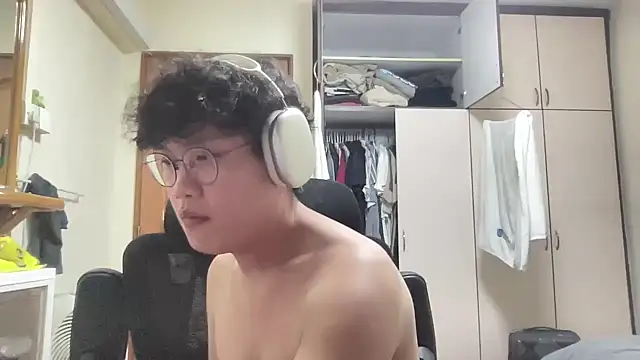 Passionatetwink2 online show from February 2026 11:16:01 AM