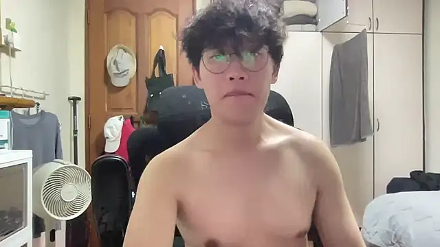 Passionatetwink2 online show from March 2026 12:34:02 PM