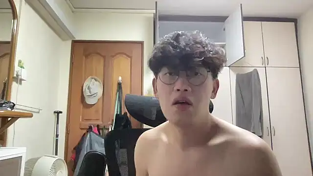 Passionatetwink2 online show from April 2026 04:55:02 PM