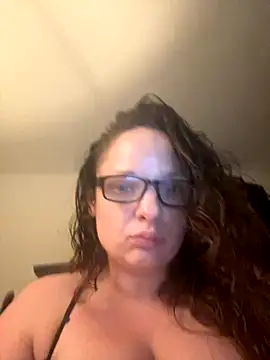 Snapshot of Rosalee2 chatting on October 2025 06:01:01 AM Rosalee2 online show from October 2025 06:01:01 AM