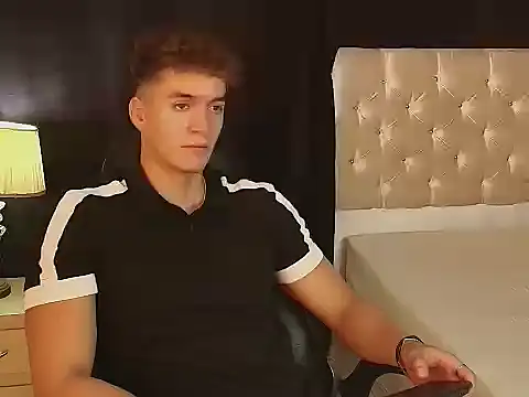 Snapshot of paull_george chatting on February 2026 03:05:02 PM paull george online show from February 2026 03:05:02 PM