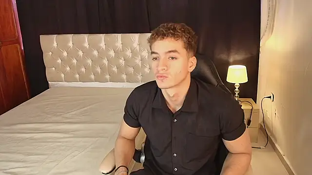 Snapshot of paull_george chatting on March 2026 02:33:01 PM paull george online show from March 2026 02:33:01 PM