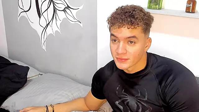 Snapshot of paull_george chatting on July 2026 01:25:01 PM paull george online show from July 2026 01:25:01 PM