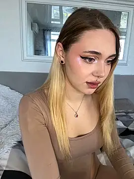 Snapshot of LunaMillie chatting on September 2025 08:37:01 AM LunaMillie online show from September 2025 08:37:01 AM