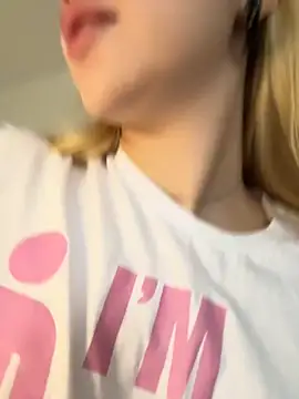 Snapshot of LunaMillie chatting on September 2025 04:38:02 AM LunaMillie online show from September 2025 04:38:02 AM