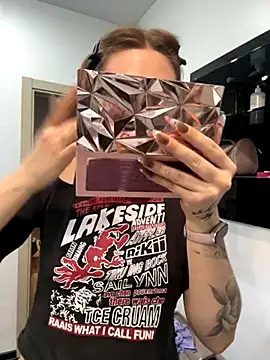 Snapshot of LunaMillie chatting on November 2025 01:35:02 PM LunaMillie online show from November 2025 01:35:02 PM